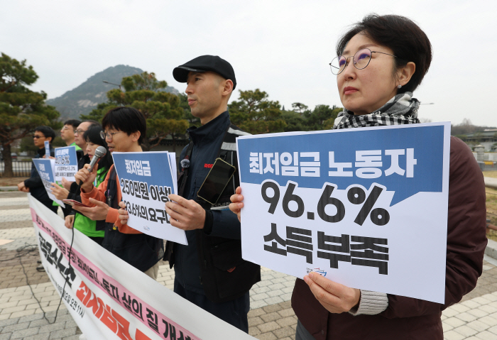 내년 최저임금 심의 21일 시작…인상폭 격돌, 도급근로자 첫 공식 논의