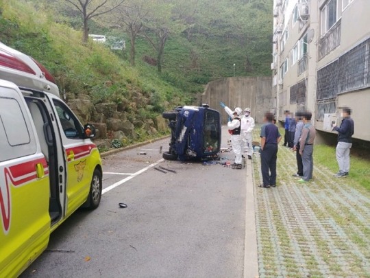 부산 사상구 학장동 모 아파트 주차장 추락사고