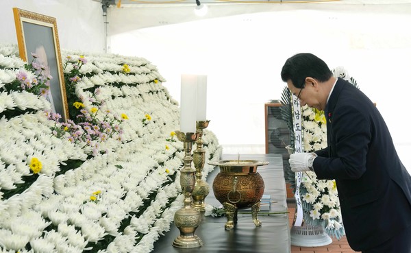 이재명 대통령 눈물 이해찬 전 총리 영결식 참석, 세종 영면 감동