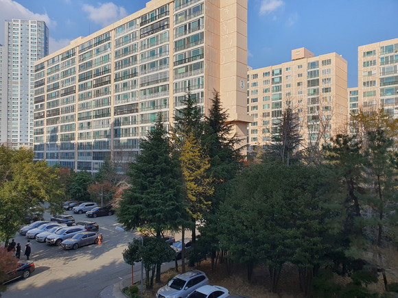 [손품발품] '두 번째 도전' 동래럭키 재건축, 재기 성공할까