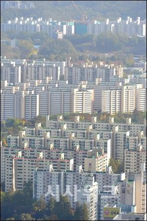강남구 아파트값 1년 만에 첫 하락