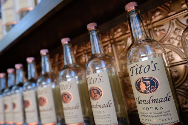 Tito's Handmade Vodka (티토스 핸드메이드 보드카)
