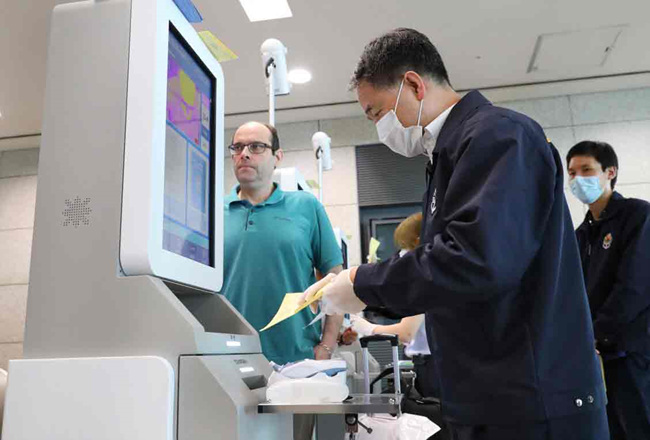 1. エボラ出血熱の国内流入を想定した訓練の背景 1. エボラ出血熱の国内流入を想定した訓練の背景