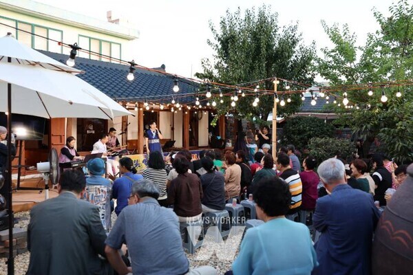 Jinju Hongju Red Rice Wine (홍주 진도)