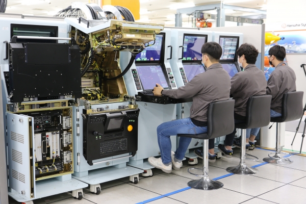 3. The Secret of the Advanced Integrated Mast Moving a Multi-Thousand-Ton Armored Vessel