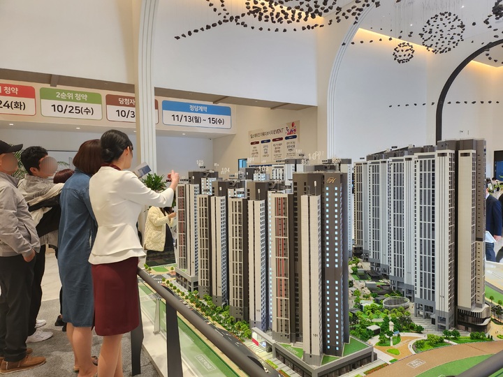 [분양현장] 현대건설 '힐스테이트 더웨이브시티' 가보니...바다와 호수 더블 조망권 갖춰