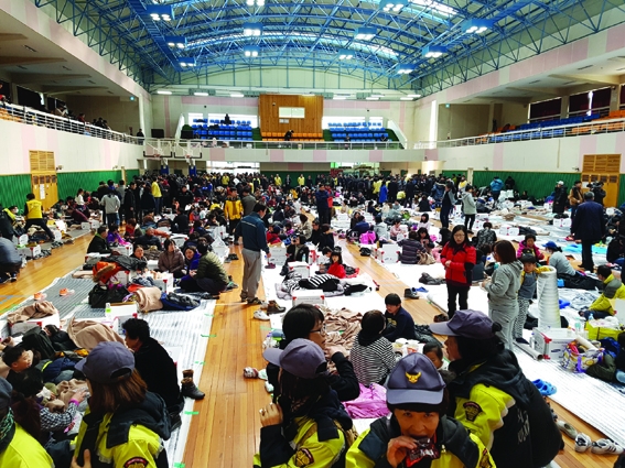 포항 5.4 강진에 이재민들`북새통`