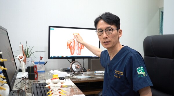 어깨 오십견 치료법과 오십견 증상