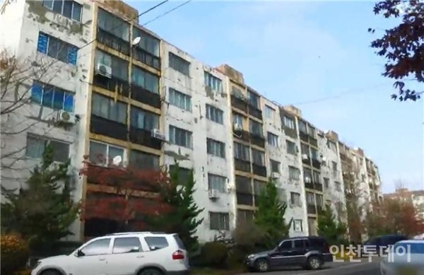 장기 표류 인천 중구 항운·연안아파트 송도 이주 '본격화'