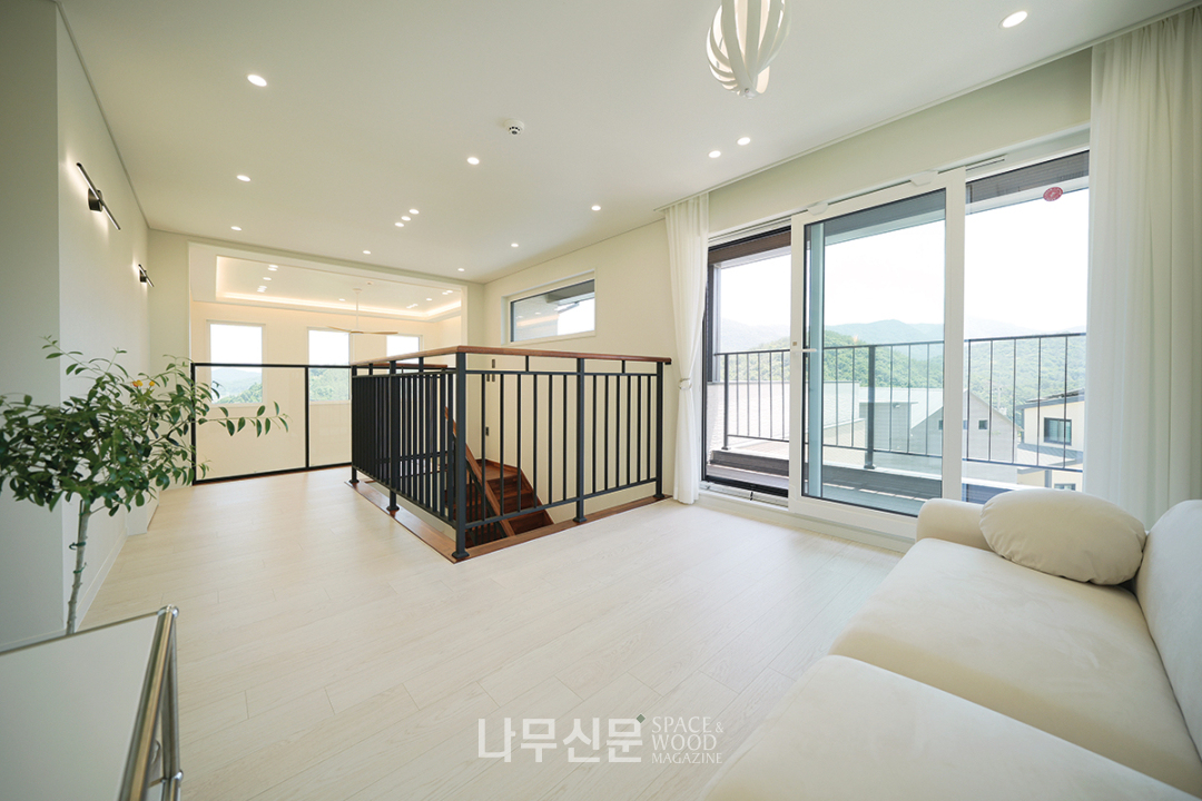 인생은 주말처럼, 바다정원이 있는 집
