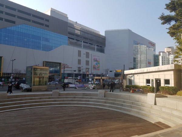뉴타운도 생겼다, 대형몰도 있다…'쌍끌이 효과' 본 상권