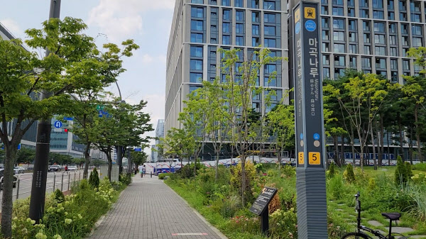 대출 막혀 1조 폭탄 위기 '마곡 생숙'…"서울시 판단에 생사 달려"
