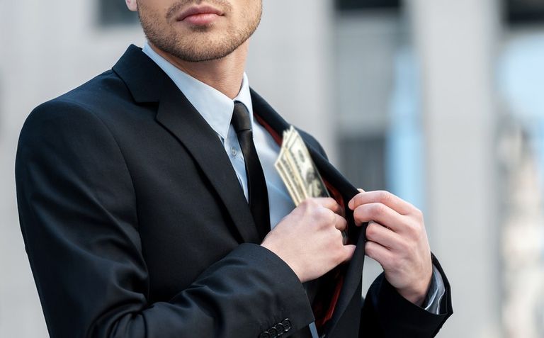 1. A Pitch Deck Is an Investment Decision Tool, Not a Promotional Brochure 1. A Pitch Deck Is an Investment Decision Tool, Not a Promotional Brochure